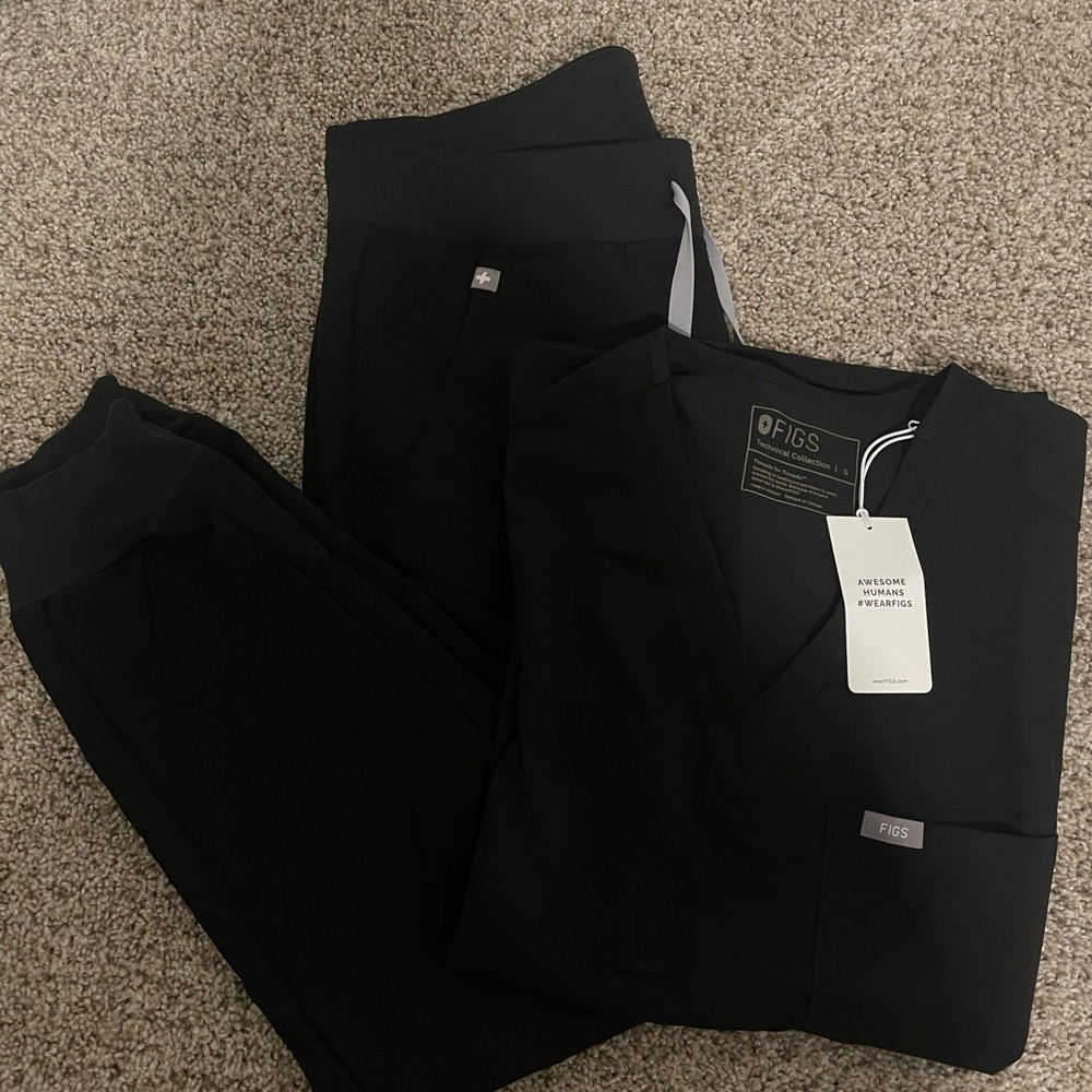 Figs Catarina top and Zamora jogger scrubs